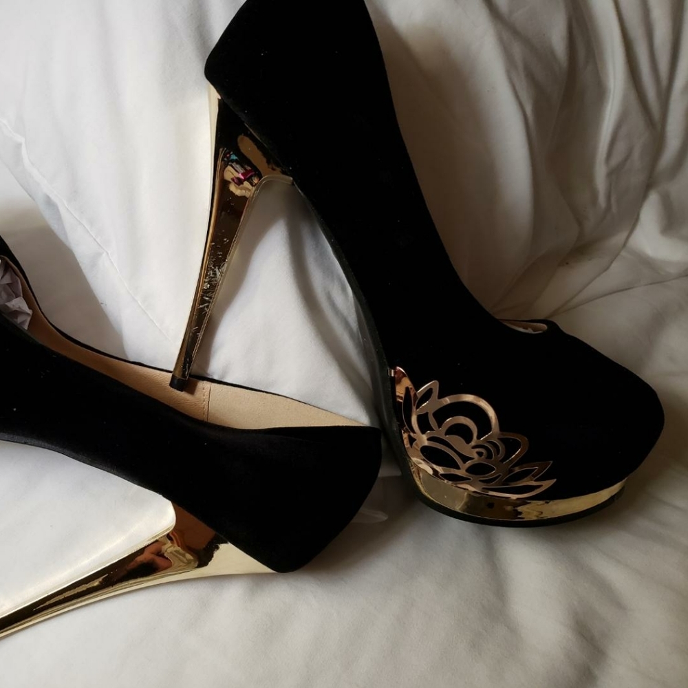 Shoes - Picture 2 of 3